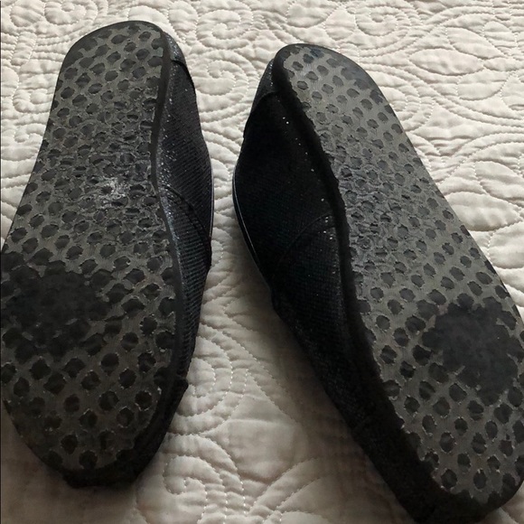 TOMS - Picture 3 of 4